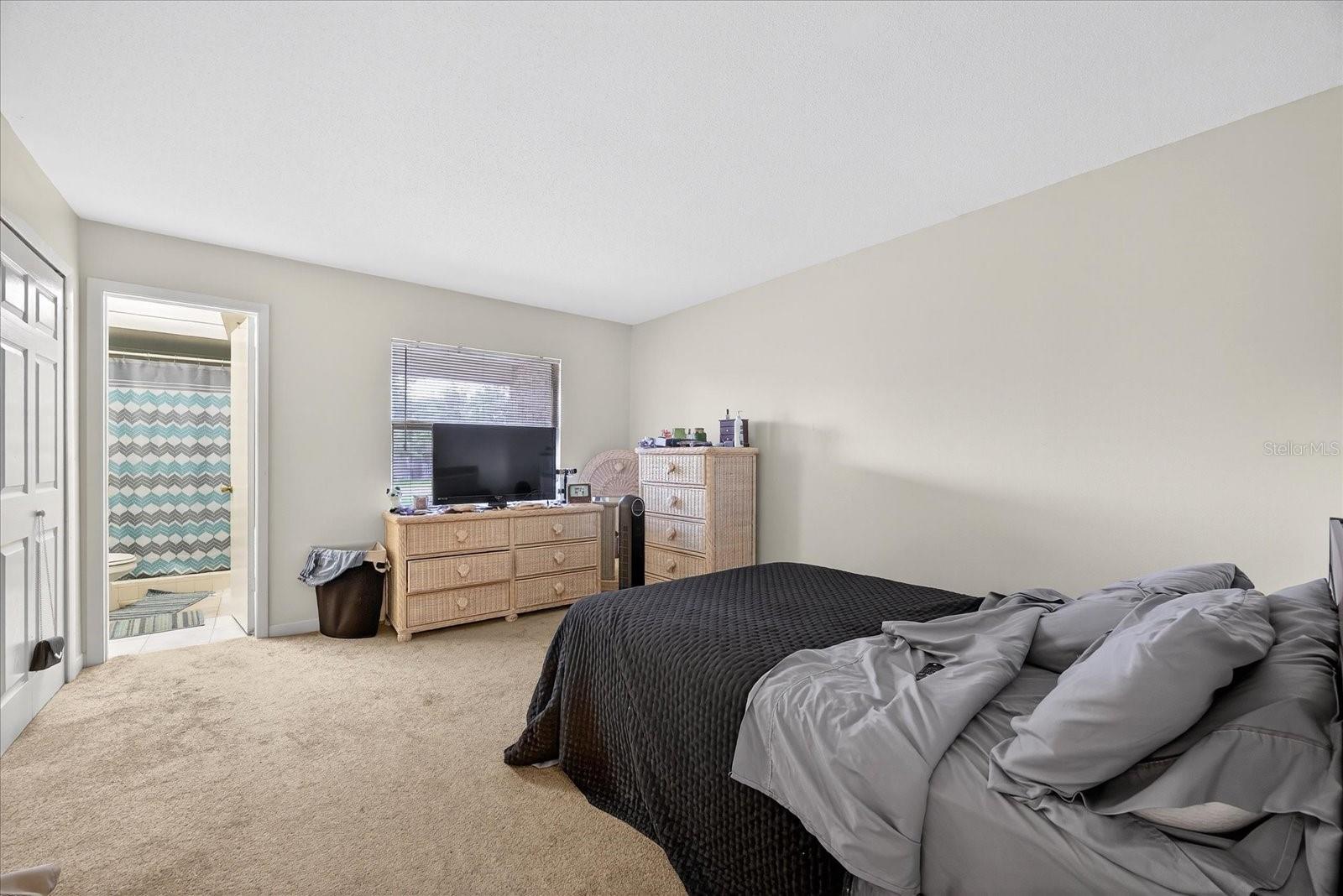 Listing photo id 16 for 405 Big Cedar Way