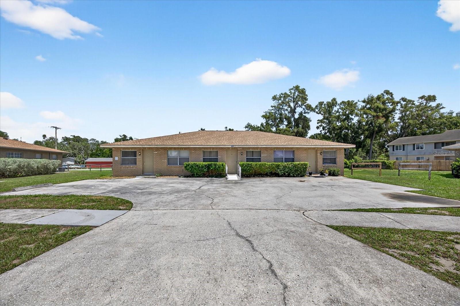 Listing photo id 0 for 405 Big Cedar Way