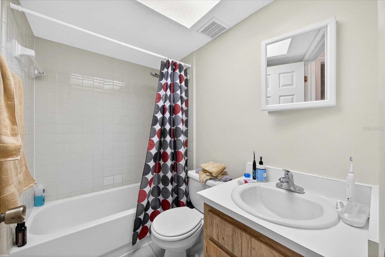 Listing photo id 19 for 405 Big Cedar Way