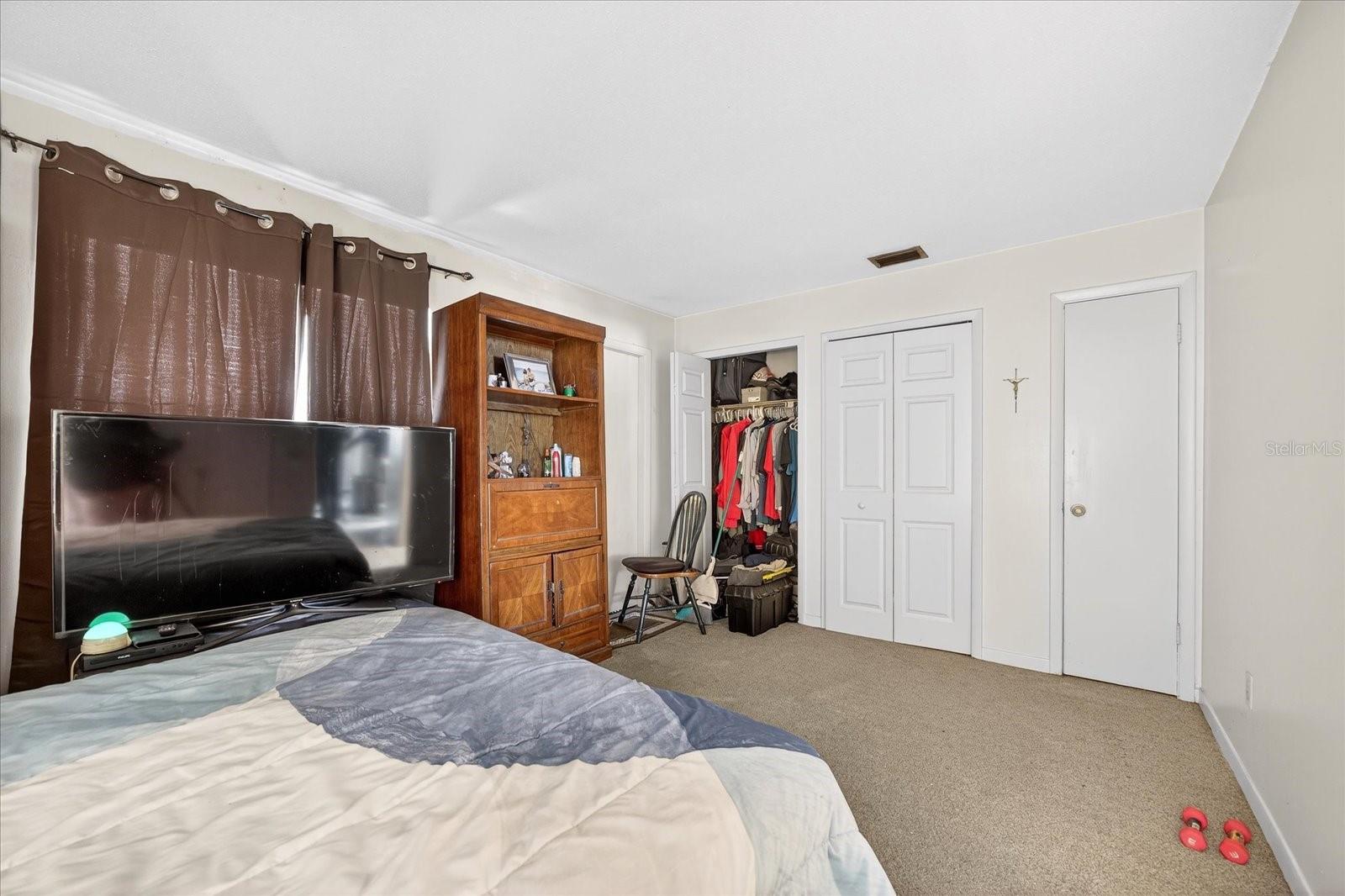 Listing photo id 30 for 405 Big Cedar Way