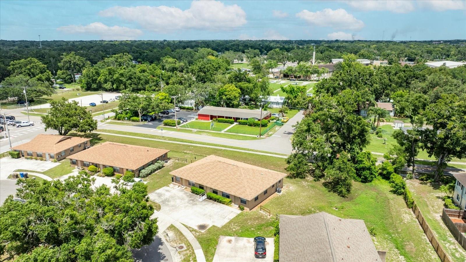 Listing photo id 48 for 405 Big Cedar Way