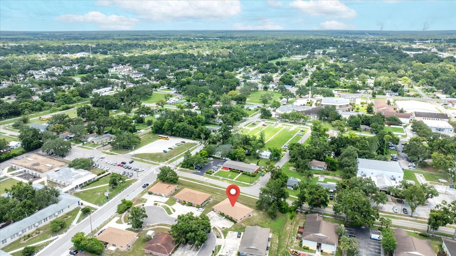 Listing photo id 52 for 405 Big Cedar Way