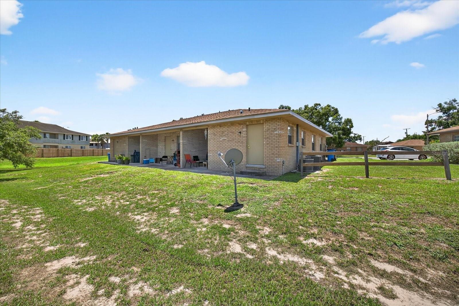 Listing photo id 4 for 405 Big Cedar Way
