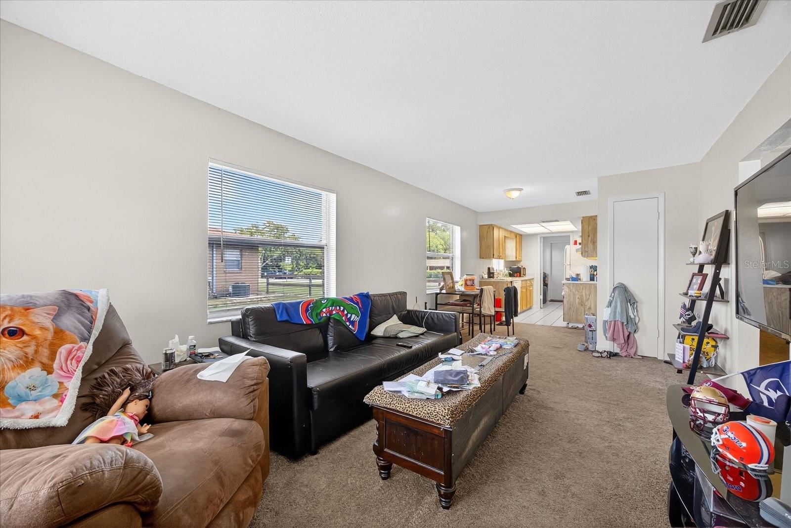 Listing photo id 6 for 405 Big Cedar Way