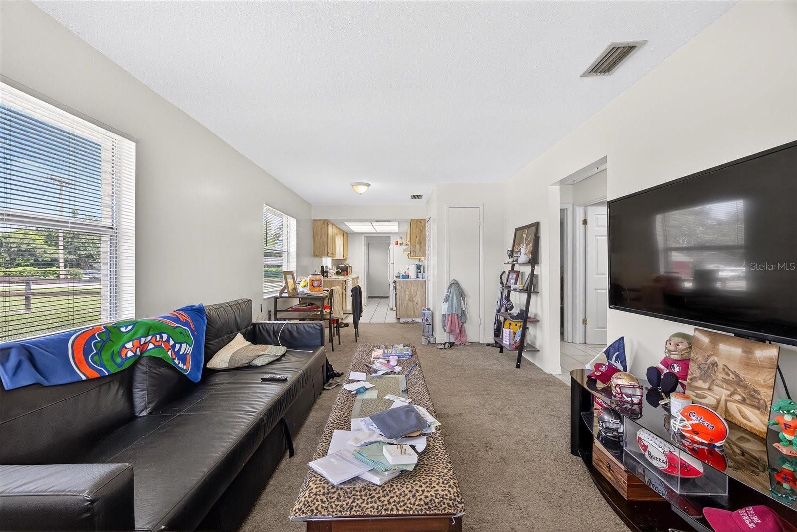 Listing photo id 7 for 405 Big Cedar Way