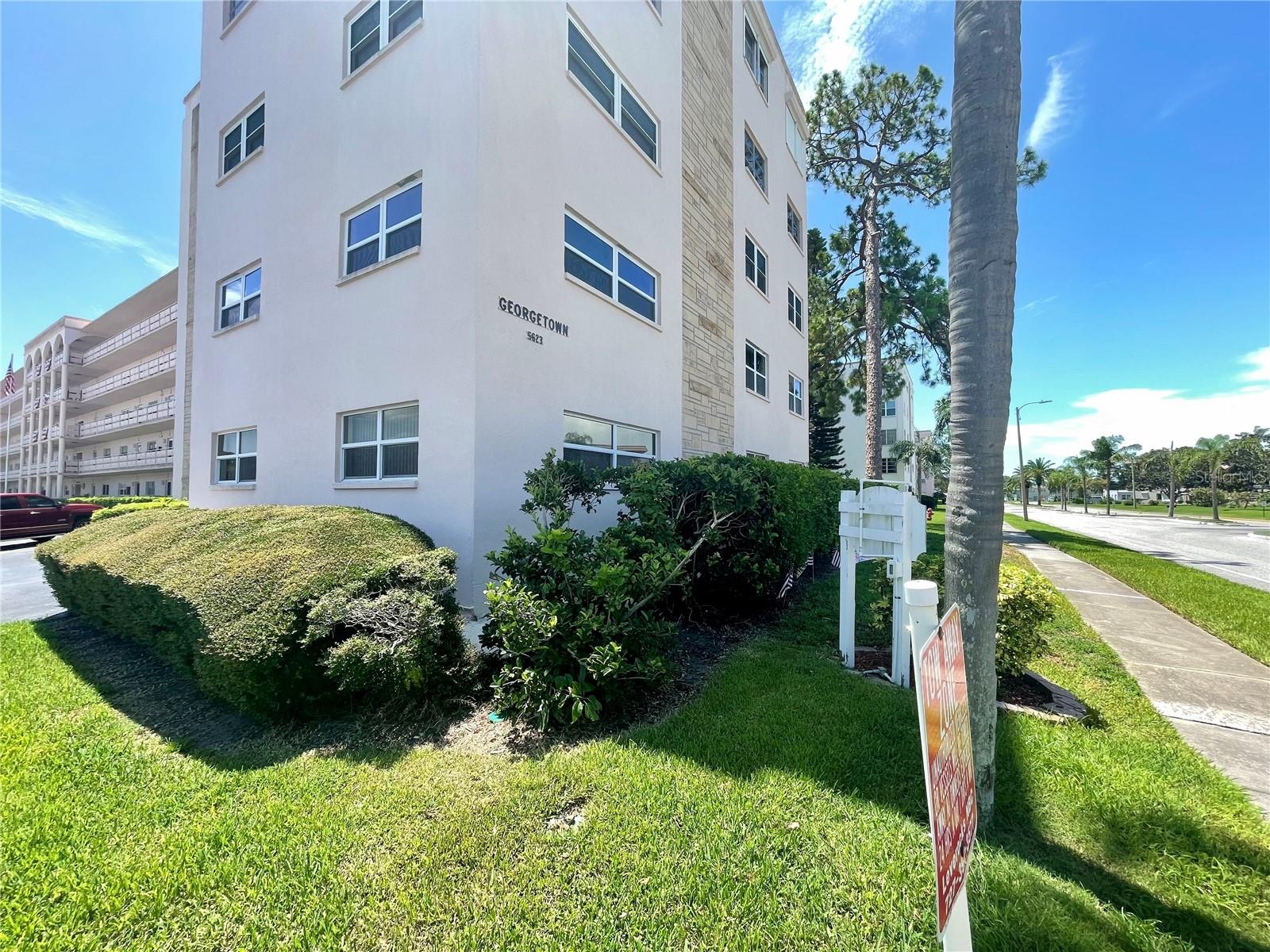 Image 29 of 67 For 5623 80th Street N 406