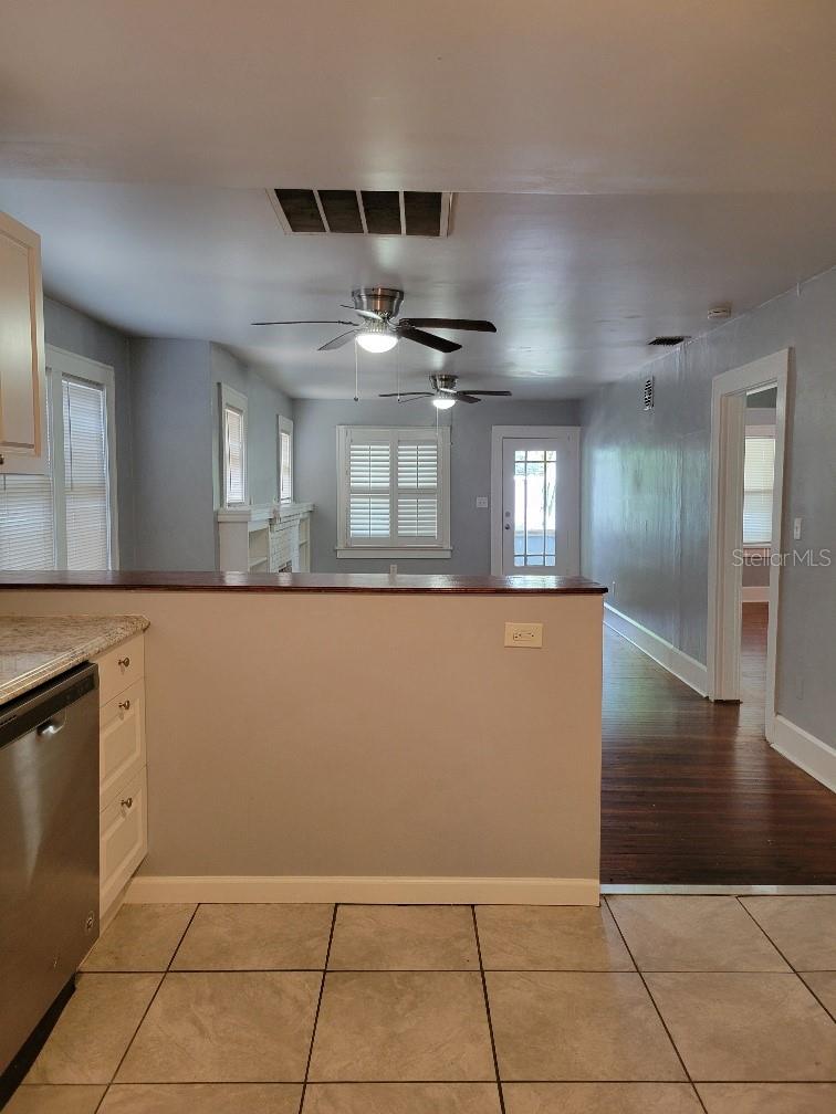 Image 13 of 34 For 2736 4th Avenue N