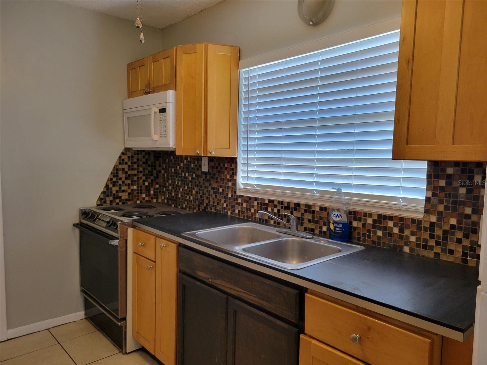 Image 21 of 34 For 2736 4th Avenue N