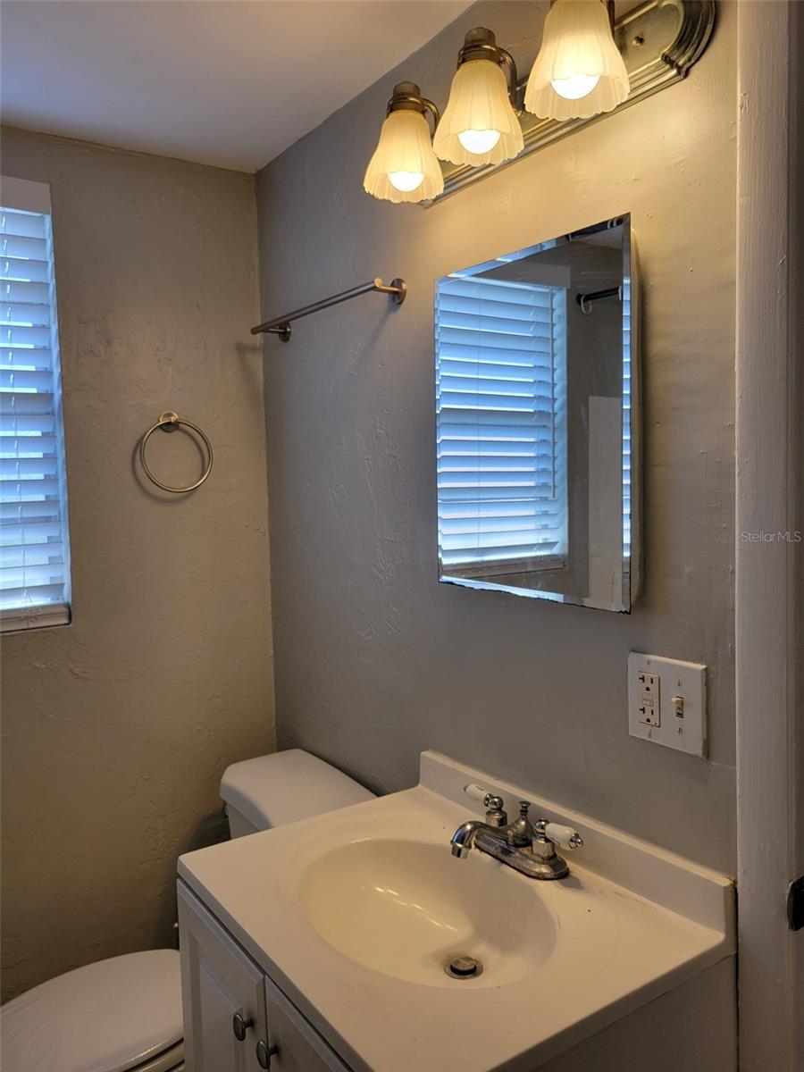 Image 28 of 34 For 2736 4th Avenue N