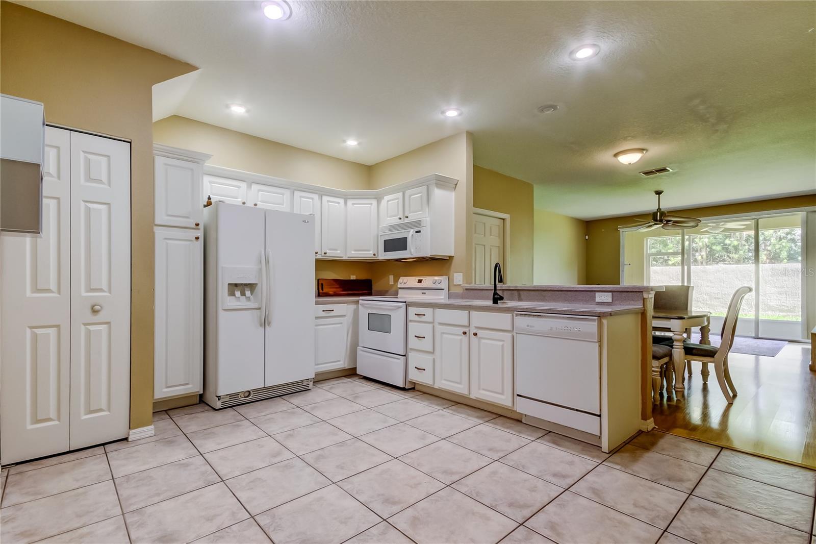 Image 5 of 40 For 6407 Spring Oak Court