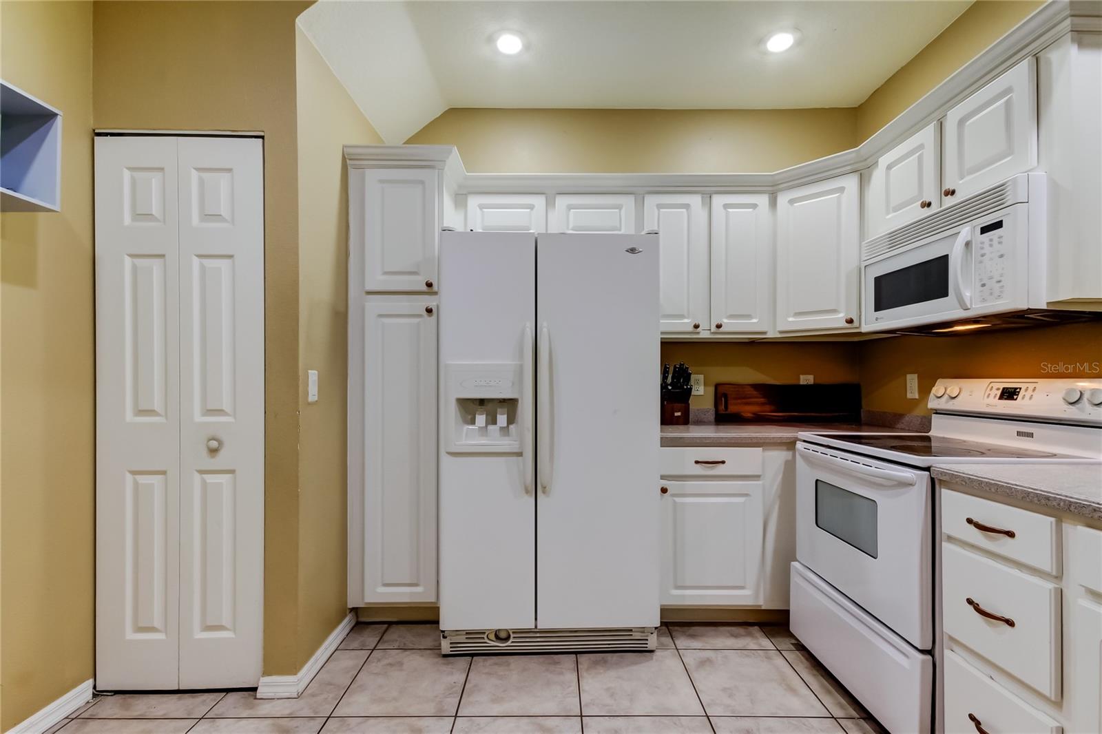 Image 6 of 40 For 6407 Spring Oak Court