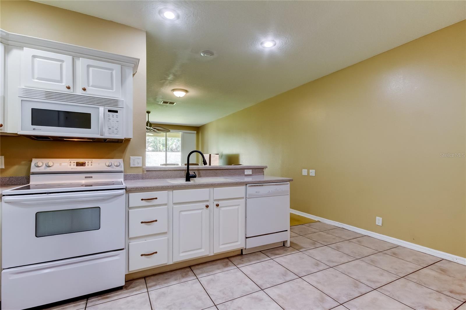 Image 8 of 40 For 6407 Spring Oak Court