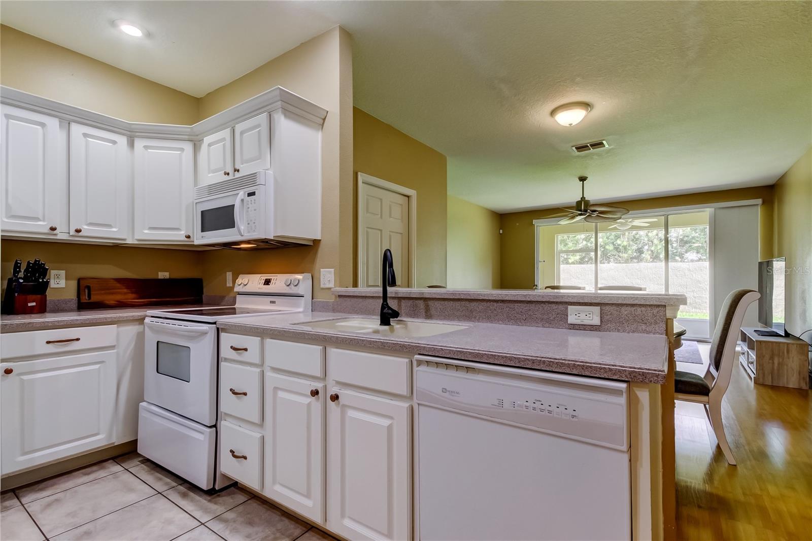 Image 9 of 40 For 6407 Spring Oak Court