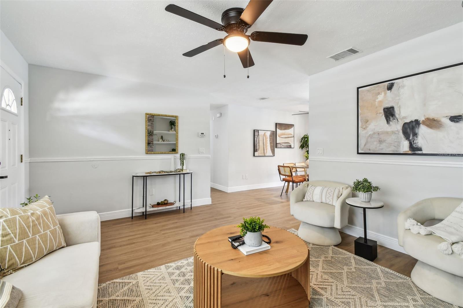 Listing photo id 9 for 1320 Oak Valley Drive