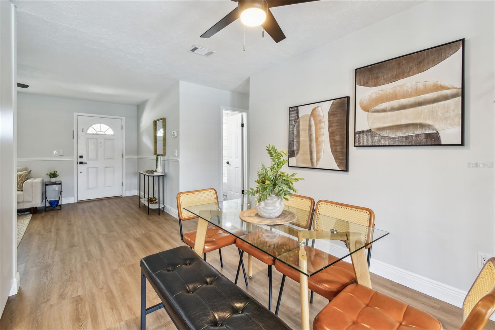 Listing photo id 11 for 1320 Oak Valley Drive