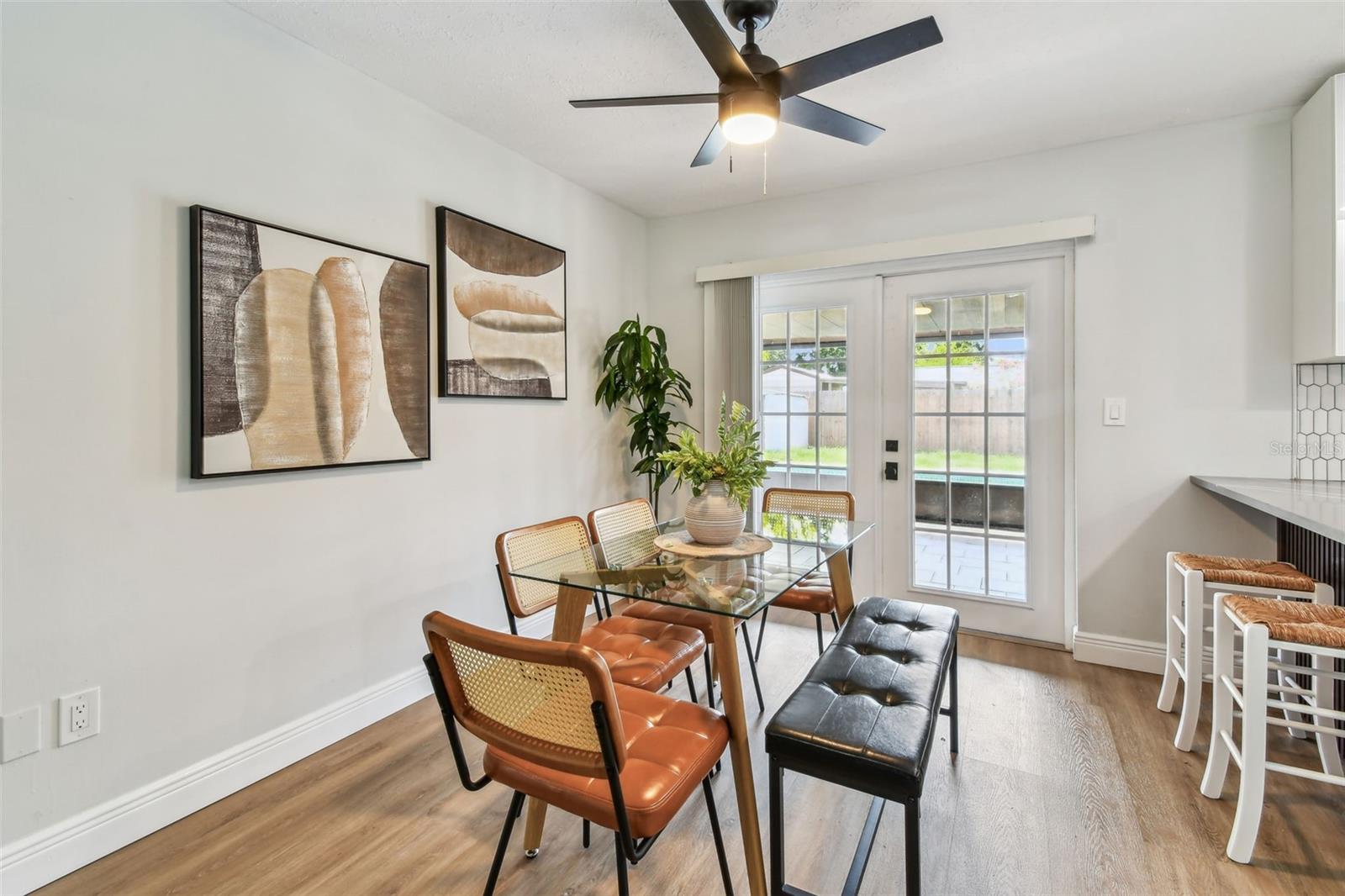 Listing photo id 12 for 1320 Oak Valley Drive