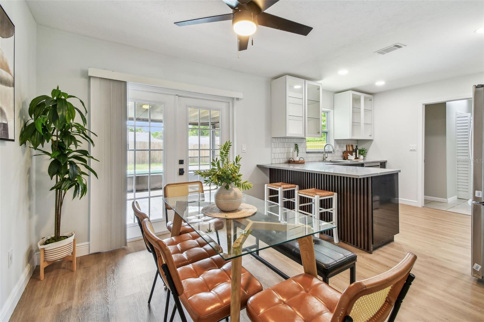 Listing photo id 13 for 1320 Oak Valley Drive
