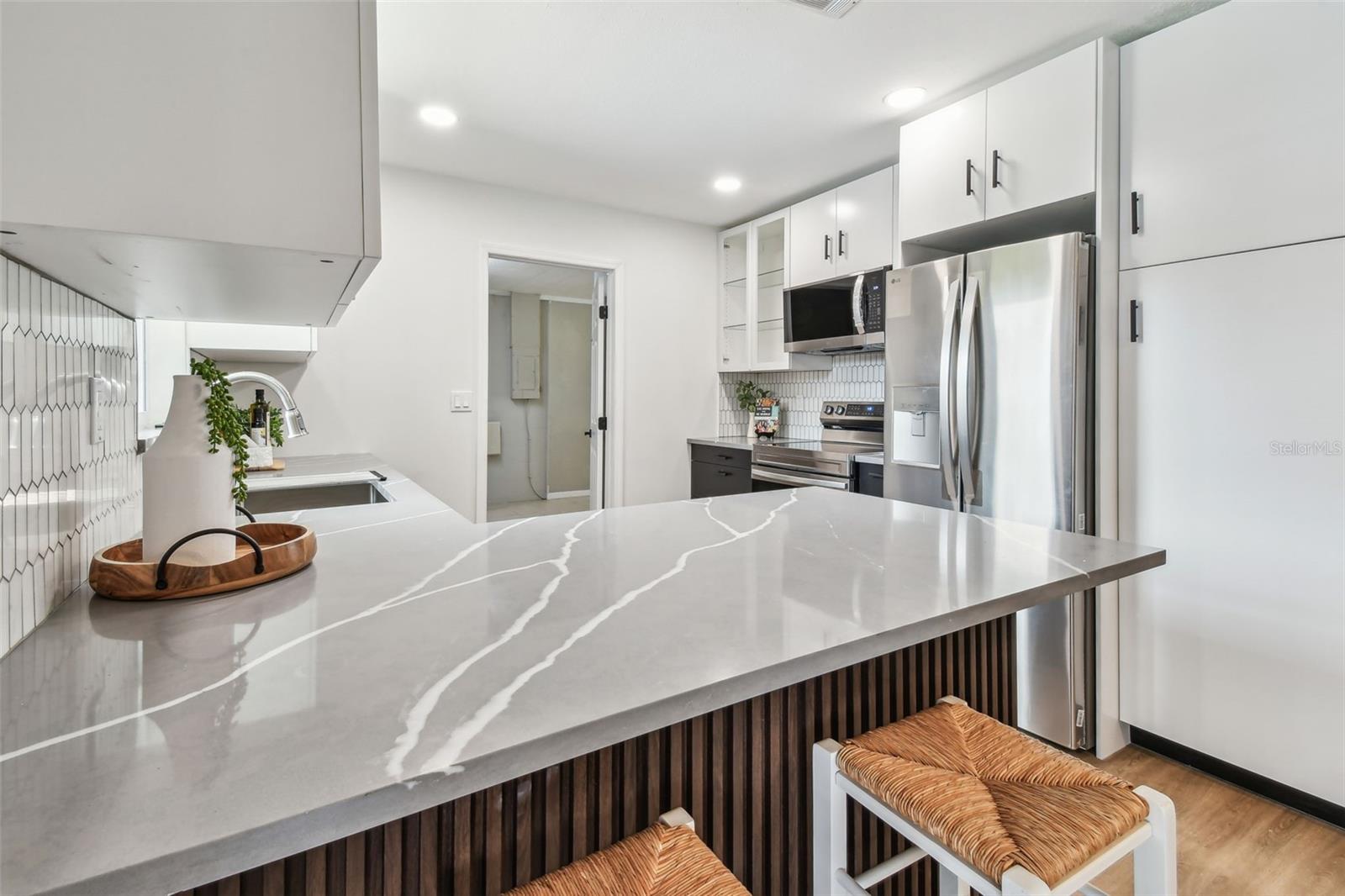 Listing photo id 16 for 1320 Oak Valley Drive