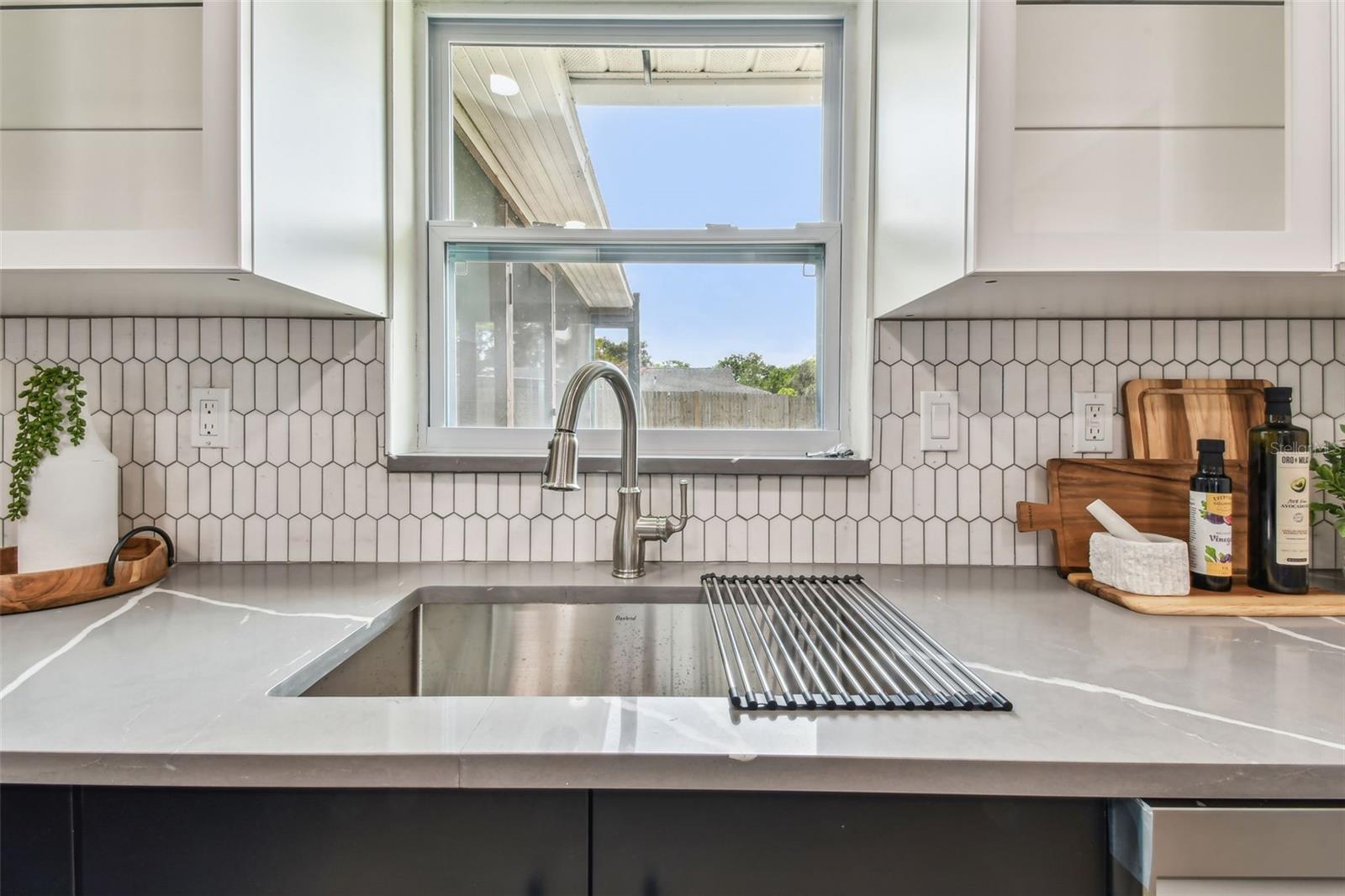 Listing photo id 17 for 1320 Oak Valley Drive
