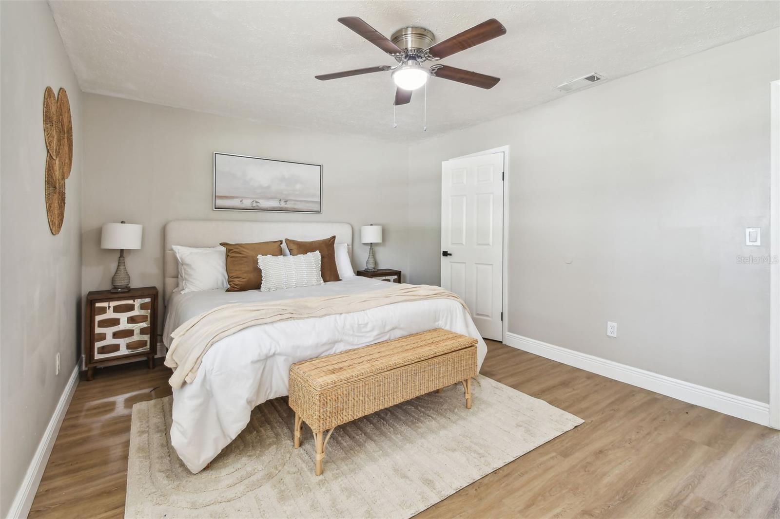Listing photo id 21 for 1320 Oak Valley Drive