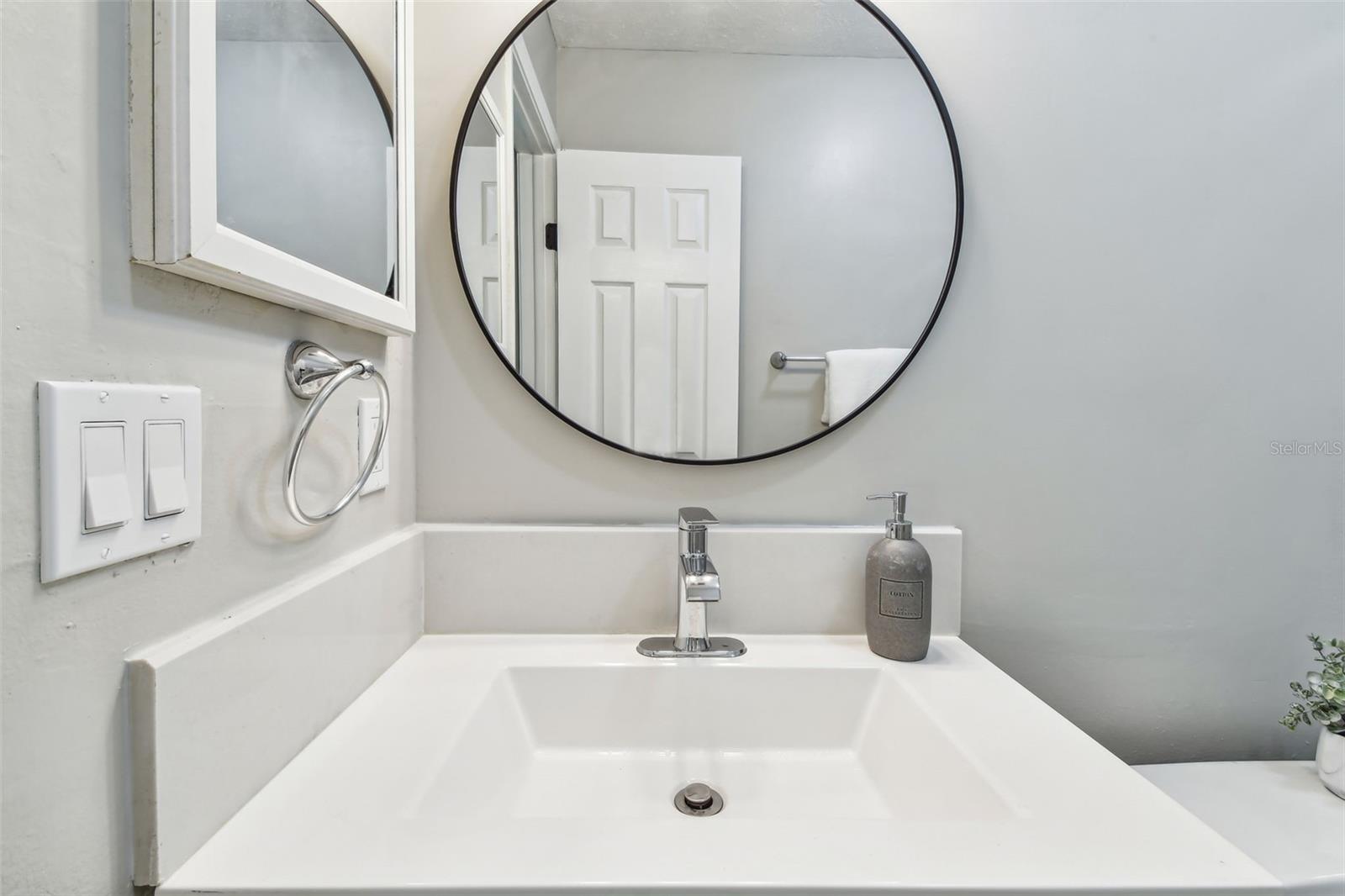 Listing photo id 25 for 1320 Oak Valley Drive