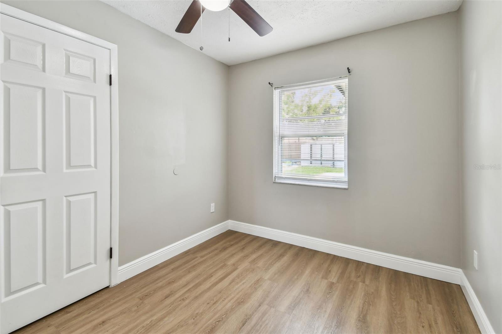 Listing photo id 27 for 1320 Oak Valley Drive