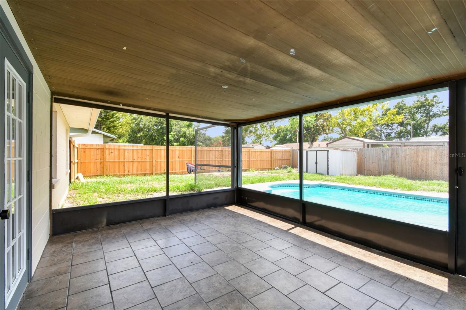 Listing photo id 40 for 1320 Oak Valley Drive