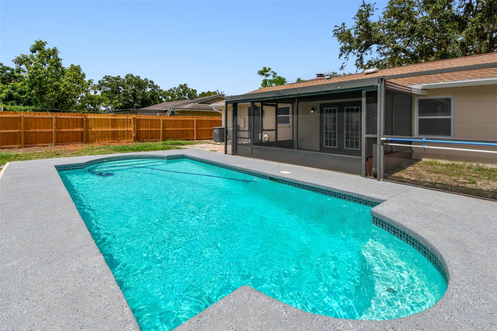 Listing photo id 45 for 1320 Oak Valley Drive
