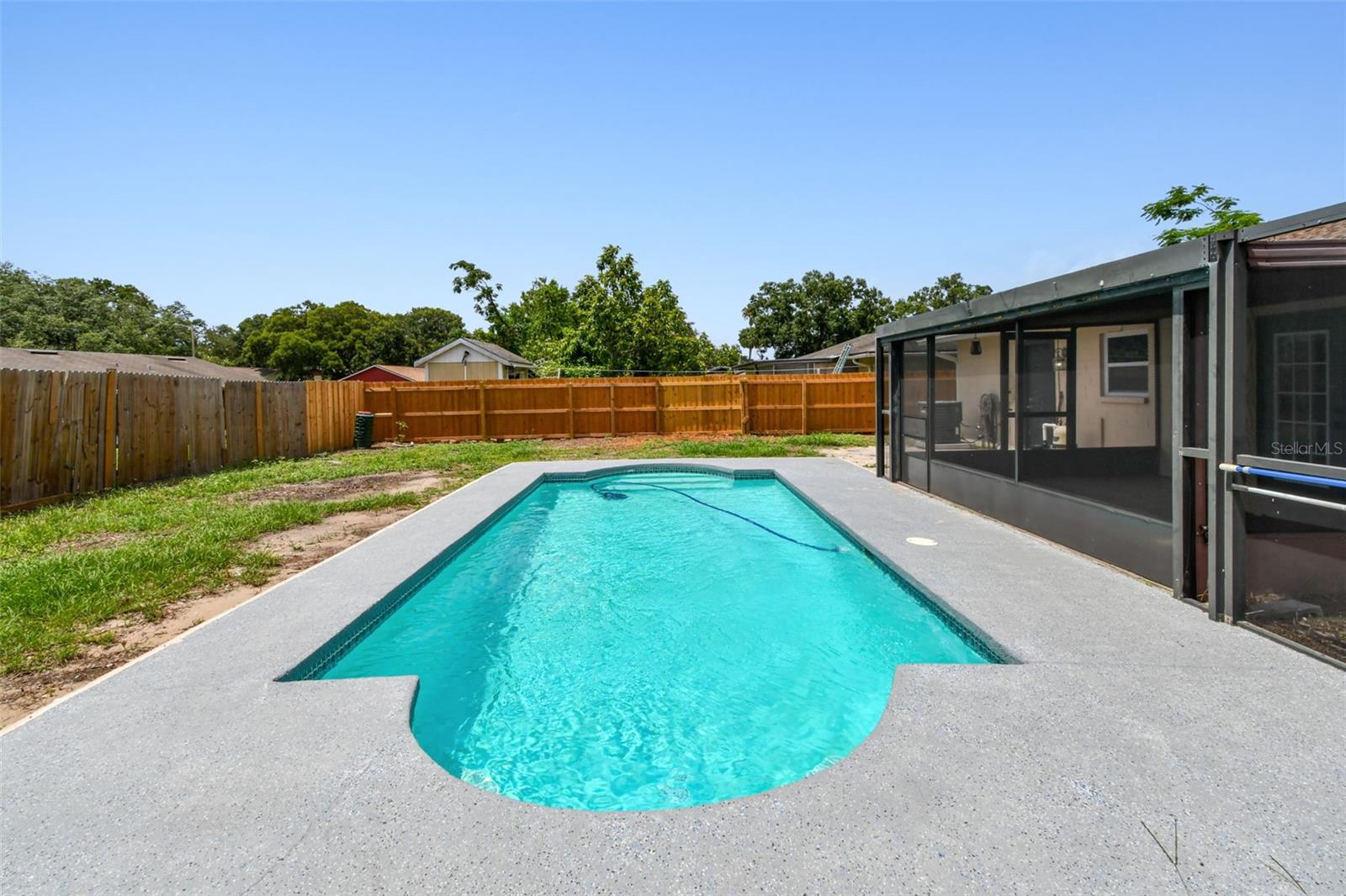 Listing photo id 46 for 1320 Oak Valley Drive