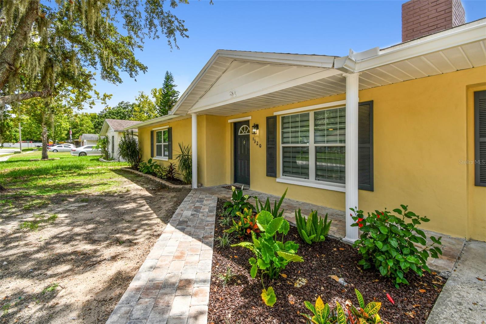 Listing photo id 4 for 1320 Oak Valley Drive