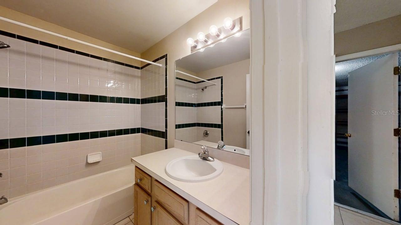Image 20 of 24 For 1217 Cressford Place