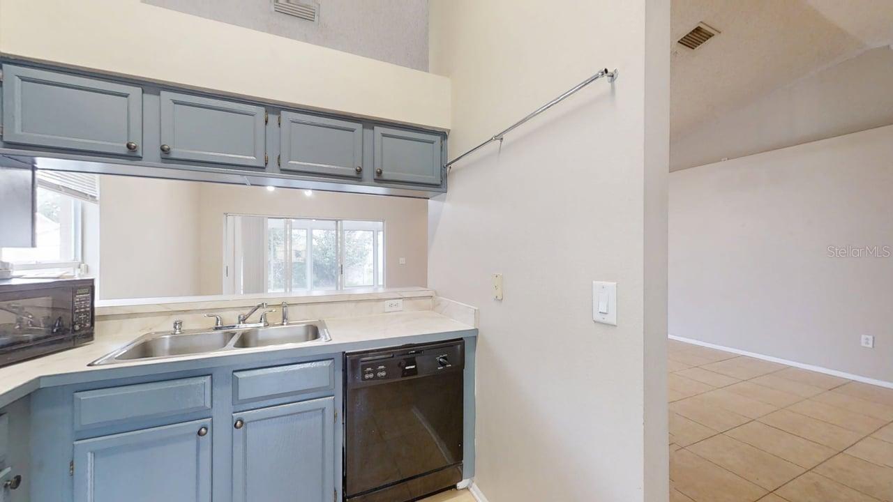 Image 4 of 24 For 1217 Cressford Place