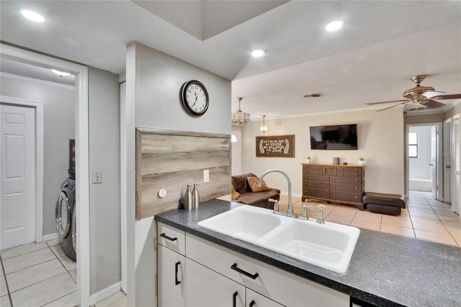 Image 43 of 95 For 1110 Mercer Loop