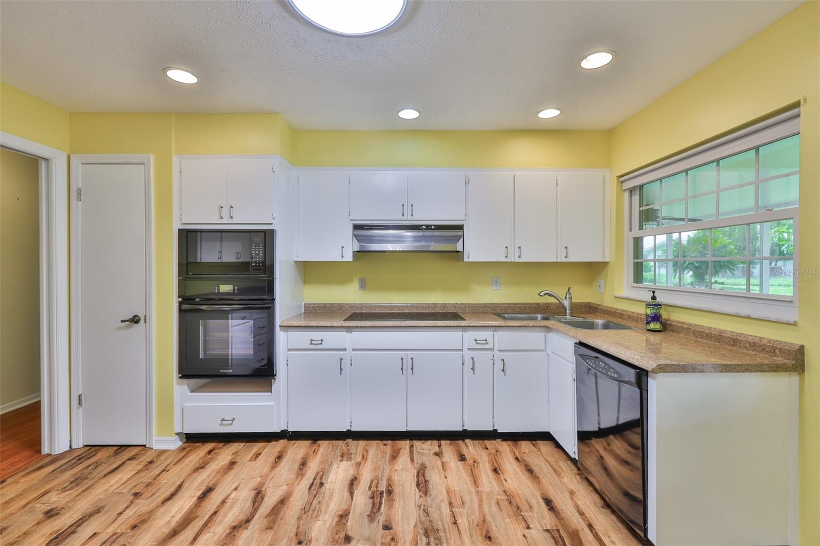 Image 9 of 48 For 608 Fort Duquesna Drive