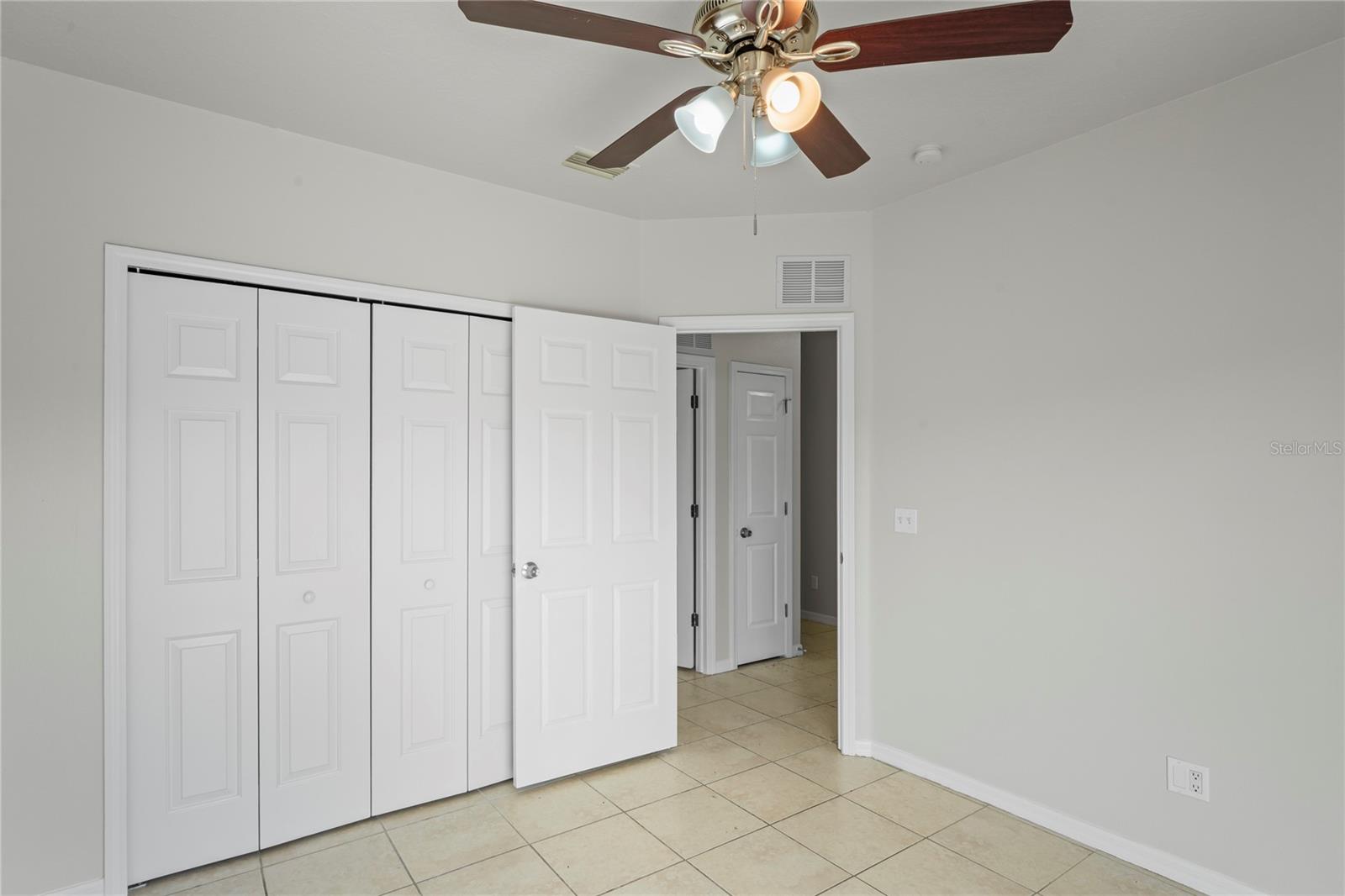Listing photo id 13 for 456 Summer Sails Drive