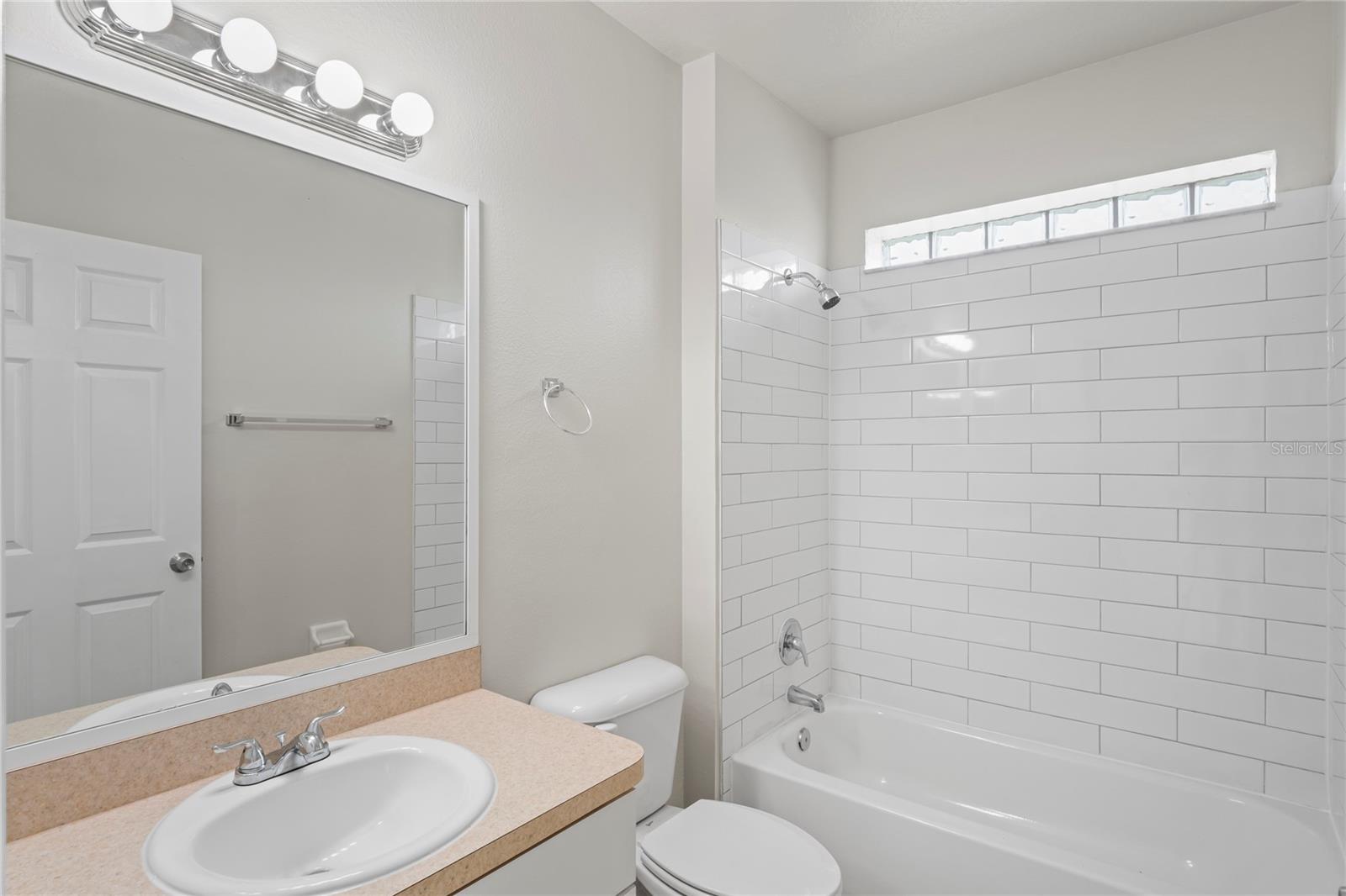 Listing photo id 14 for 456 Summer Sails Drive