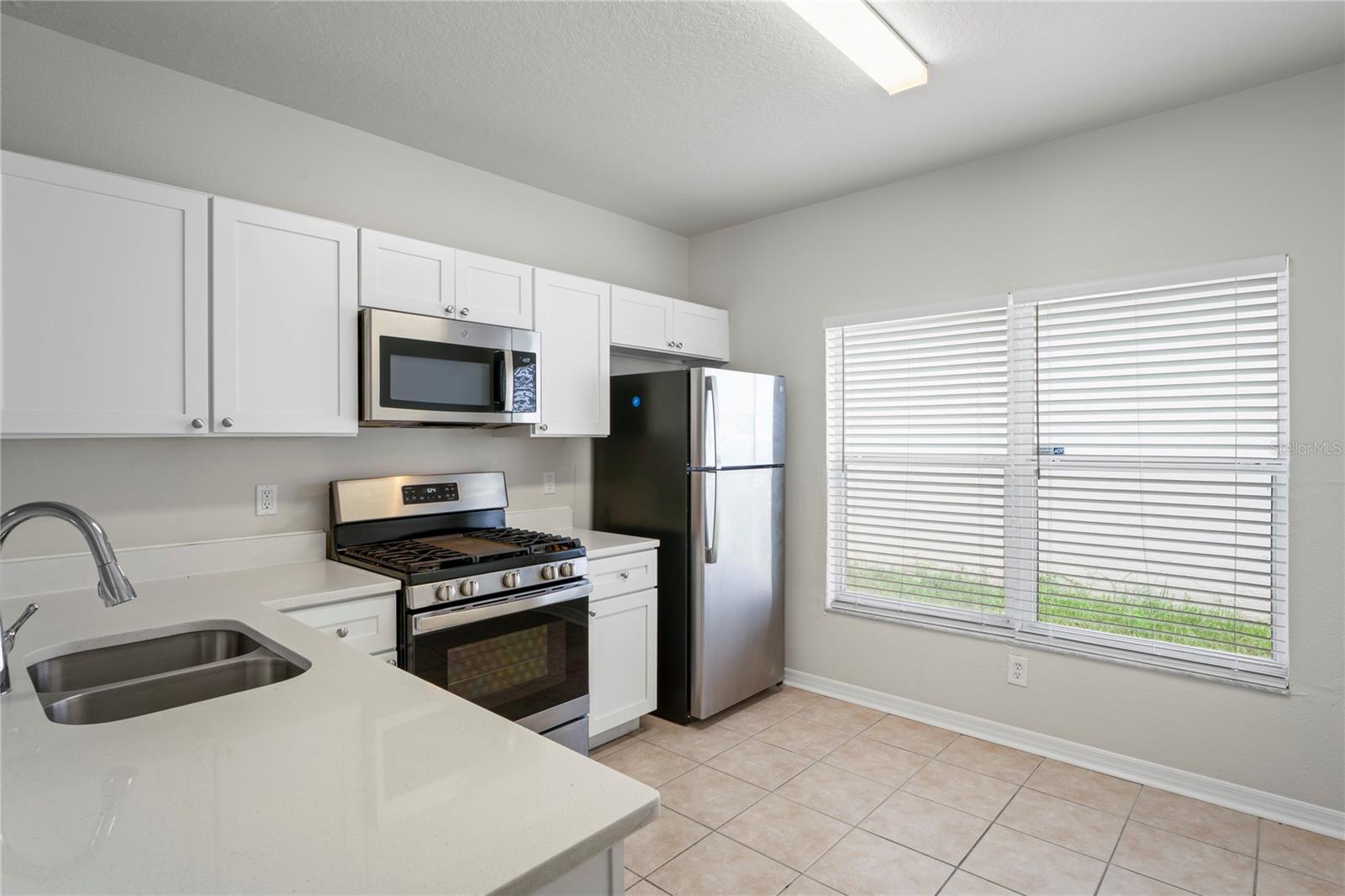 Listing photo id 5 for 456 Summer Sails Drive