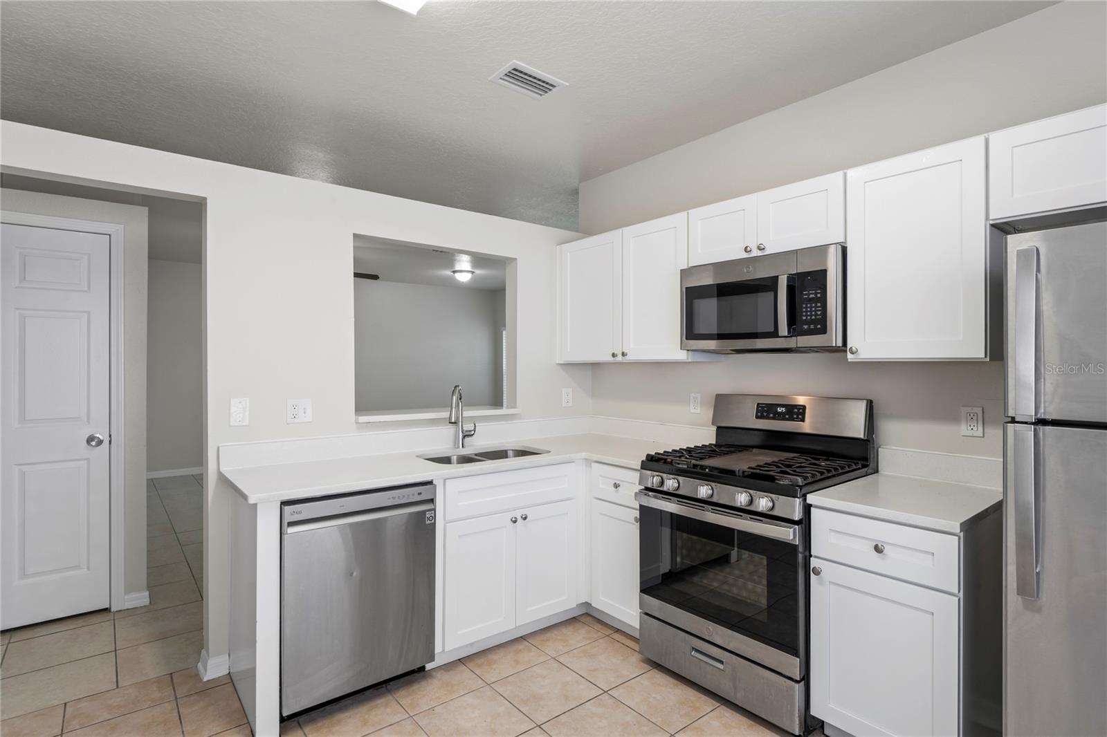 Listing photo id 6 for 456 Summer Sails Drive