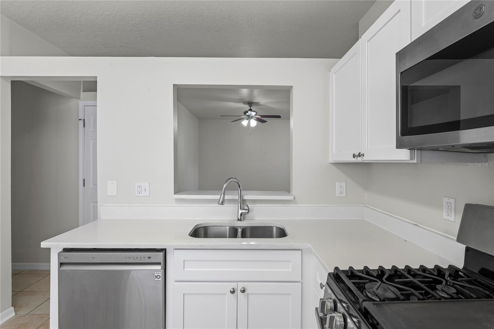 Listing photo id 7 for 456 Summer Sails Drive