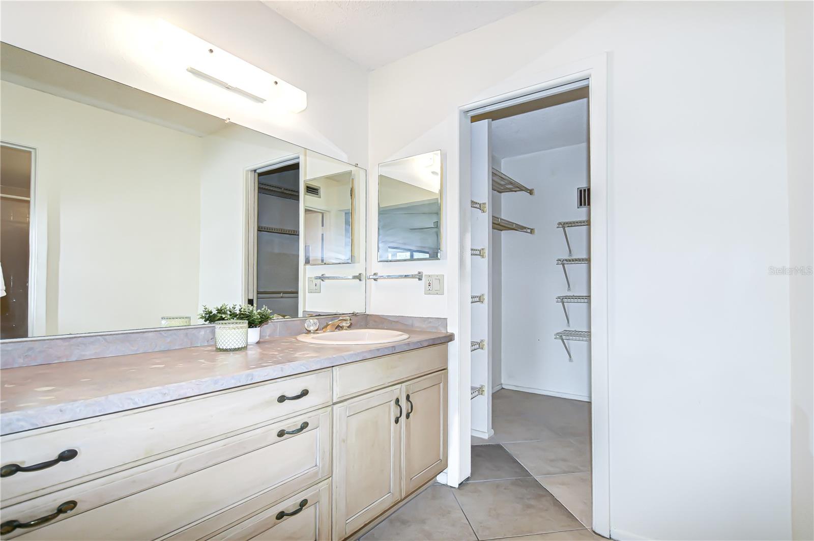 Image 15 of 25 For 14130 Rosemary Lane 4215