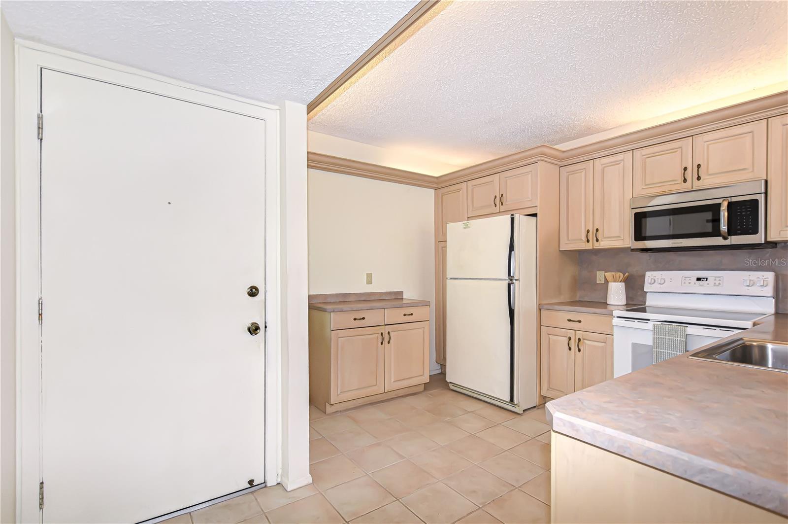 Image 5 of 25 For 14130 Rosemary Lane 4215