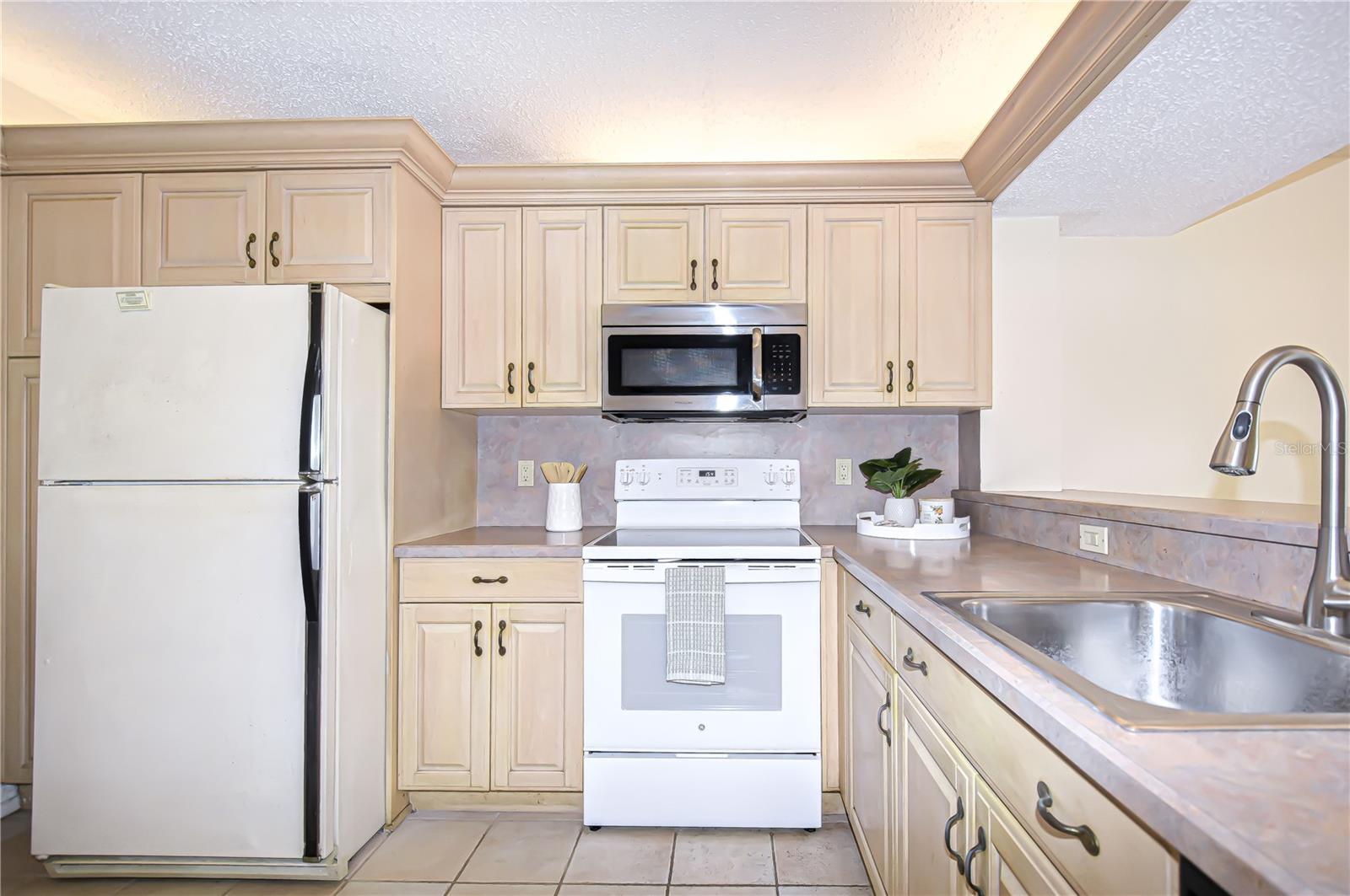 Image 6 of 25 For 14130 Rosemary Lane 4215
