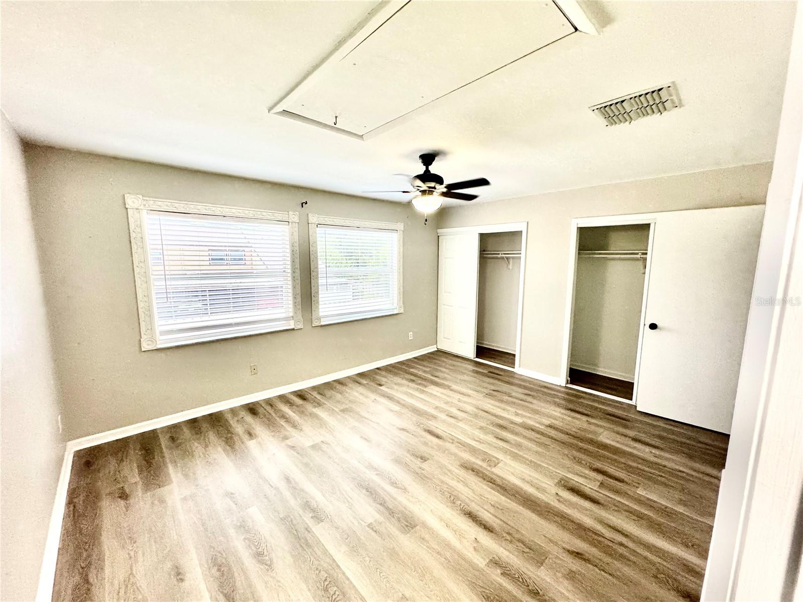 Listing photo id 14 for 1884 Clearbrooke Drive