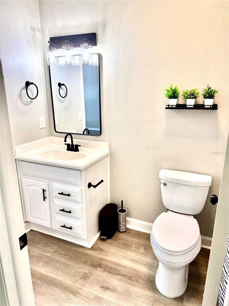 Listing photo id 16 for 1884 Clearbrooke Drive
