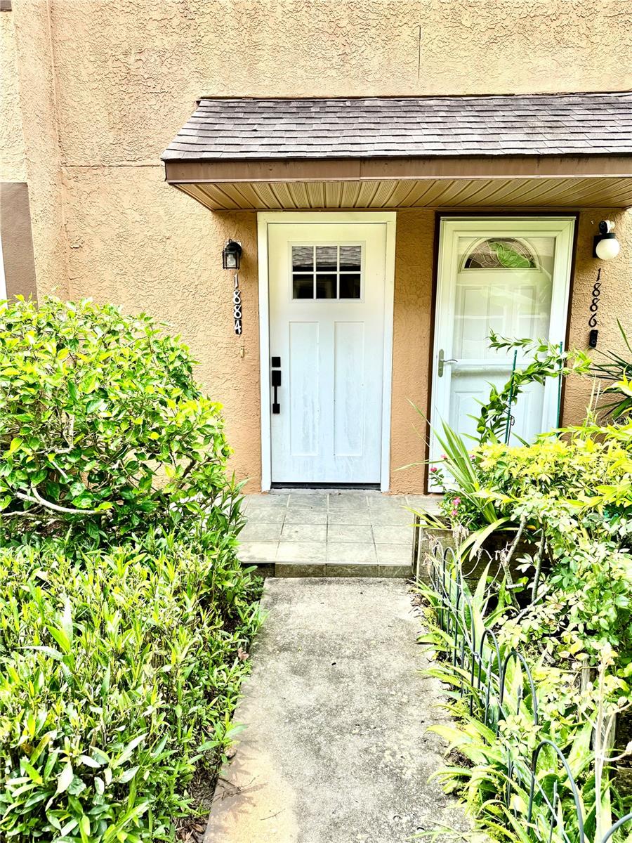 Listing photo id 0 for 1884 Clearbrooke Drive