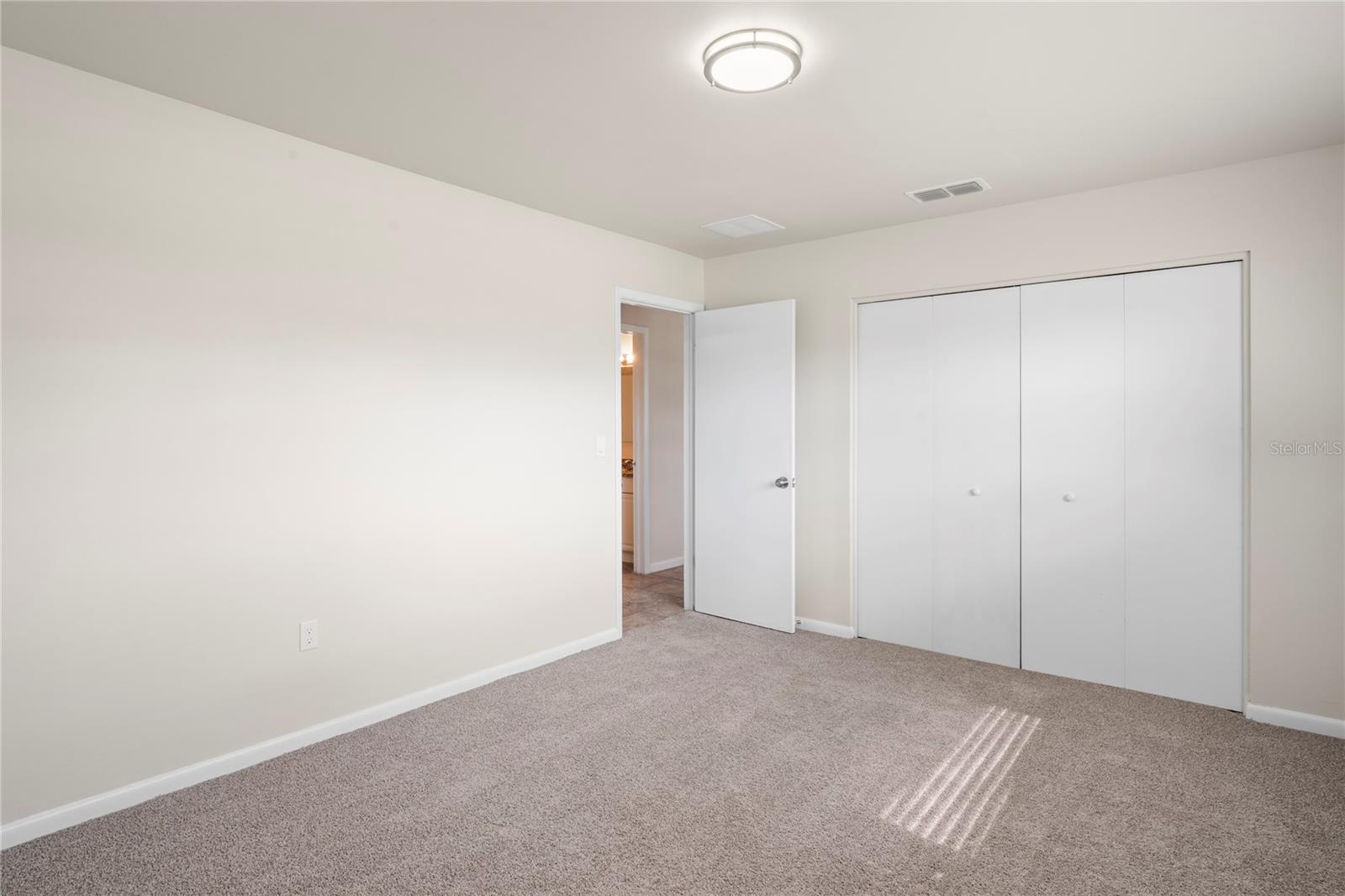 Image 17 of 26 For 4414 Royal Oak Lane