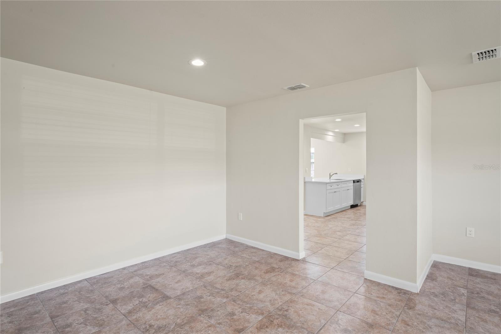 Image 9 of 26 For 4414 Royal Oak Lane