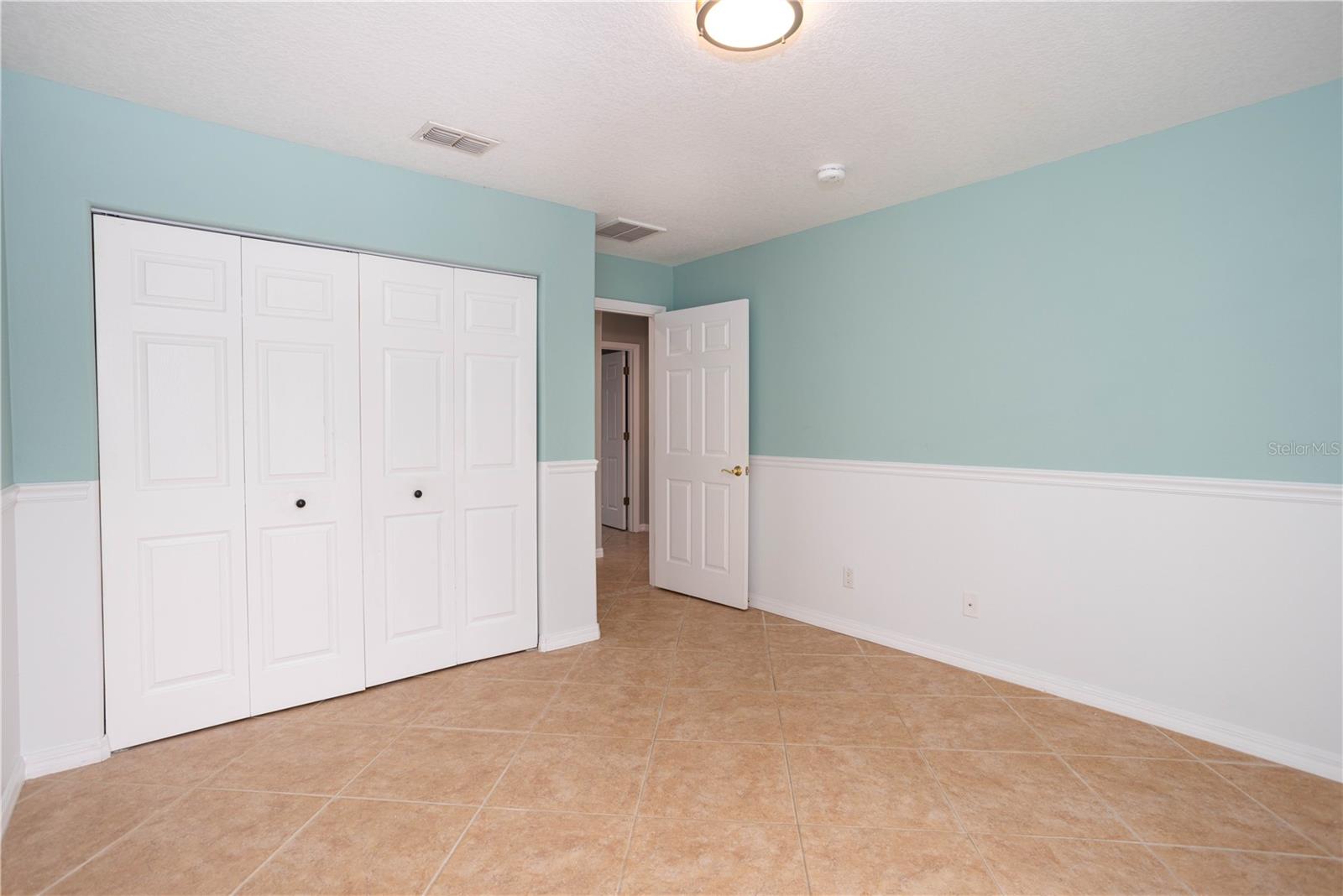Image 26 of 40 For 932 Woodbridge Court
