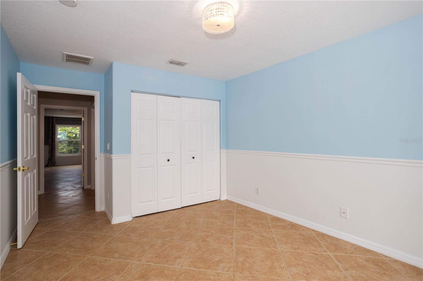 Image 29 of 40 For 932 Woodbridge Court