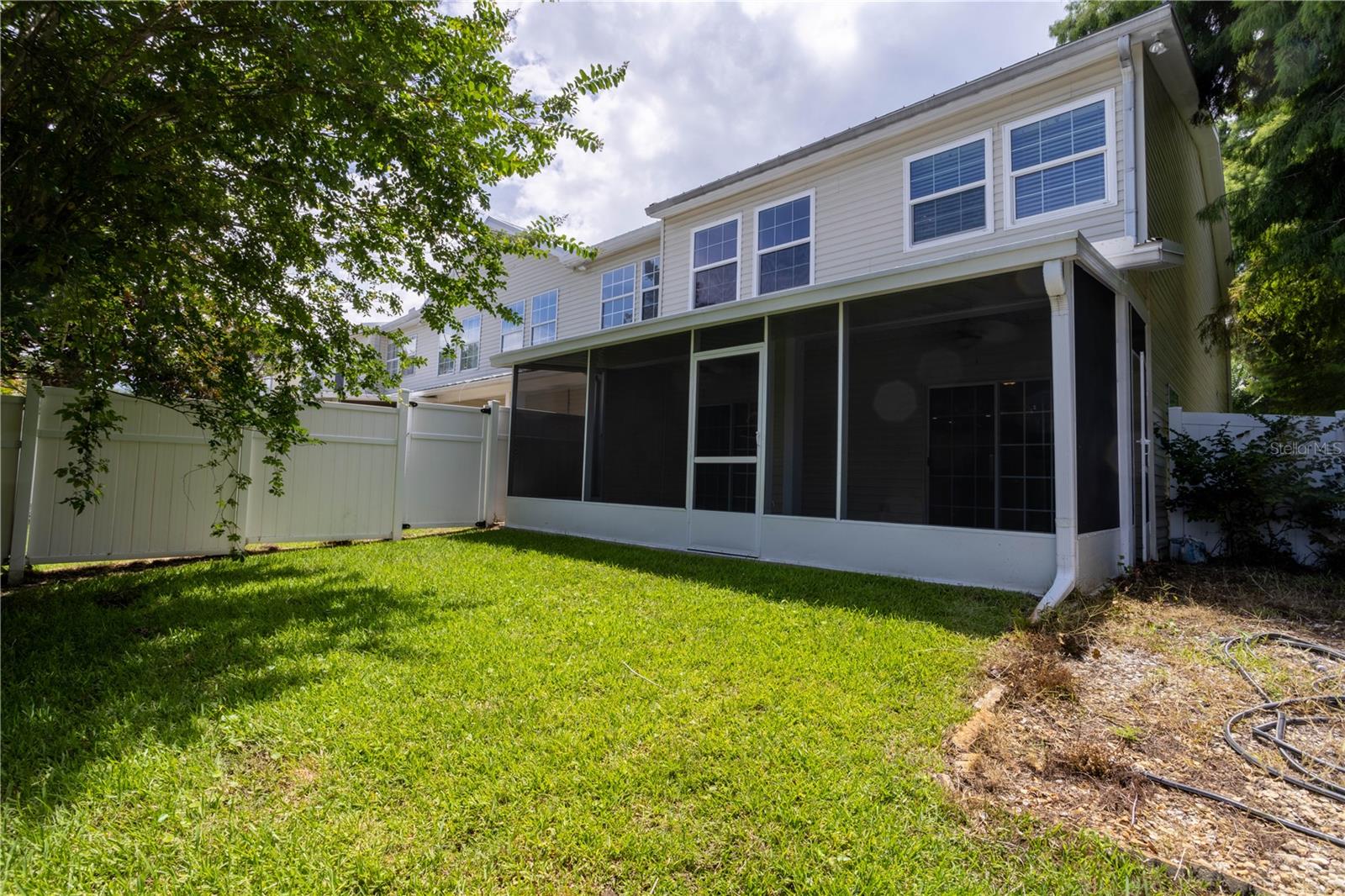Image 33 of 40 For 932 Woodbridge Court